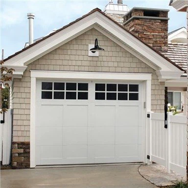Rivestimento per porta del garage in PVC